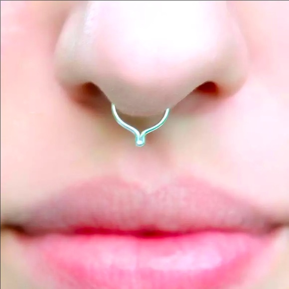 Edgy Non Pierced Clip On Fake Septum Ring Hoop - Picture 1 of 7